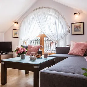 Styl Radowid Z Basenem Apartament