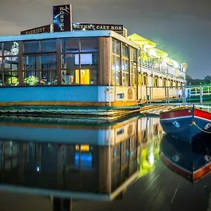 https://hostel-on-the-river-marta.krakowhotelspoland.com